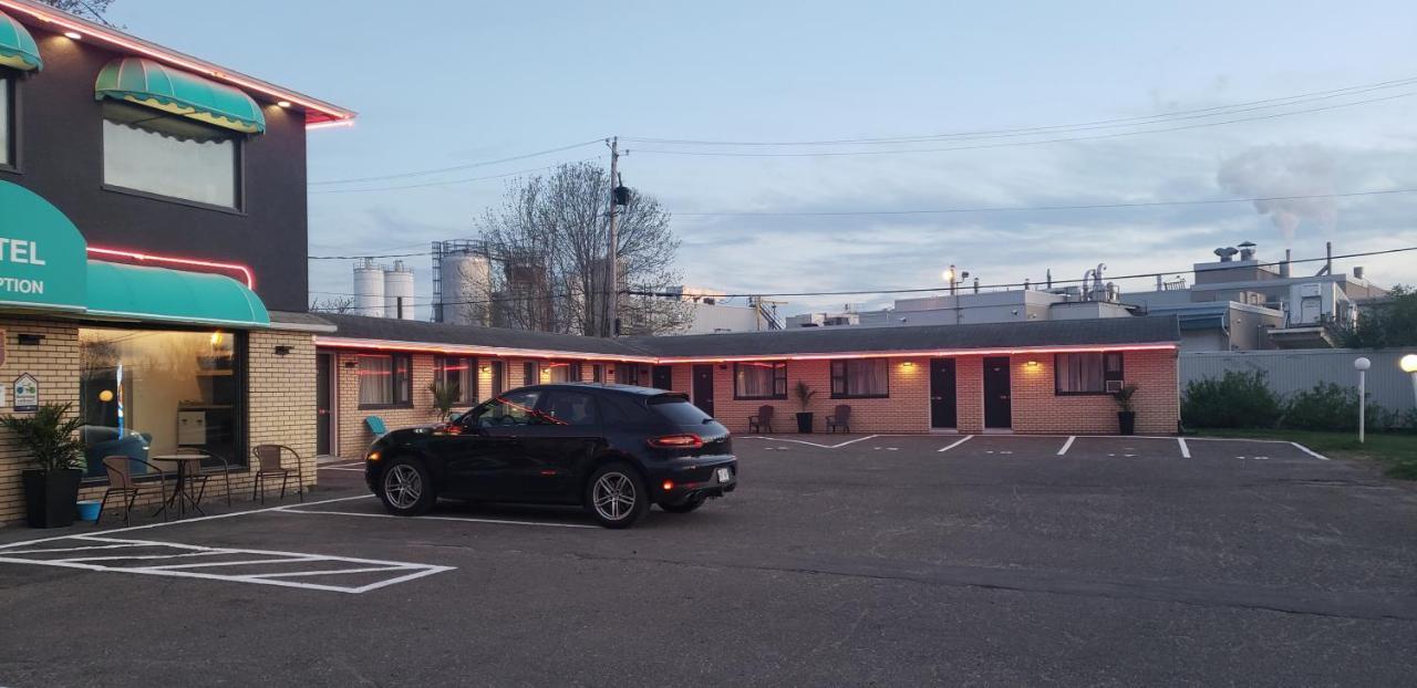 Motel Lévis エクステリア 写真